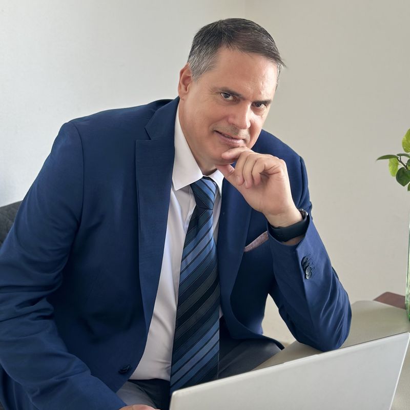 Agustín Estalayo Ibáñez — Socio Director y Fundador de ZUBIDE CONSULTING